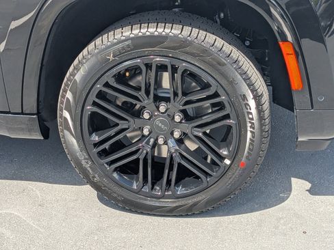 New 2026 Jeep Grand Wagoneer L Limited AWD/4WD image 11