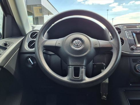 Used 2017 Volkswagen Tiguan Limited image 12