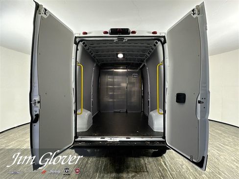 Used 2025 RAM ProMaster 2500 w/ Convenience Group image 6
