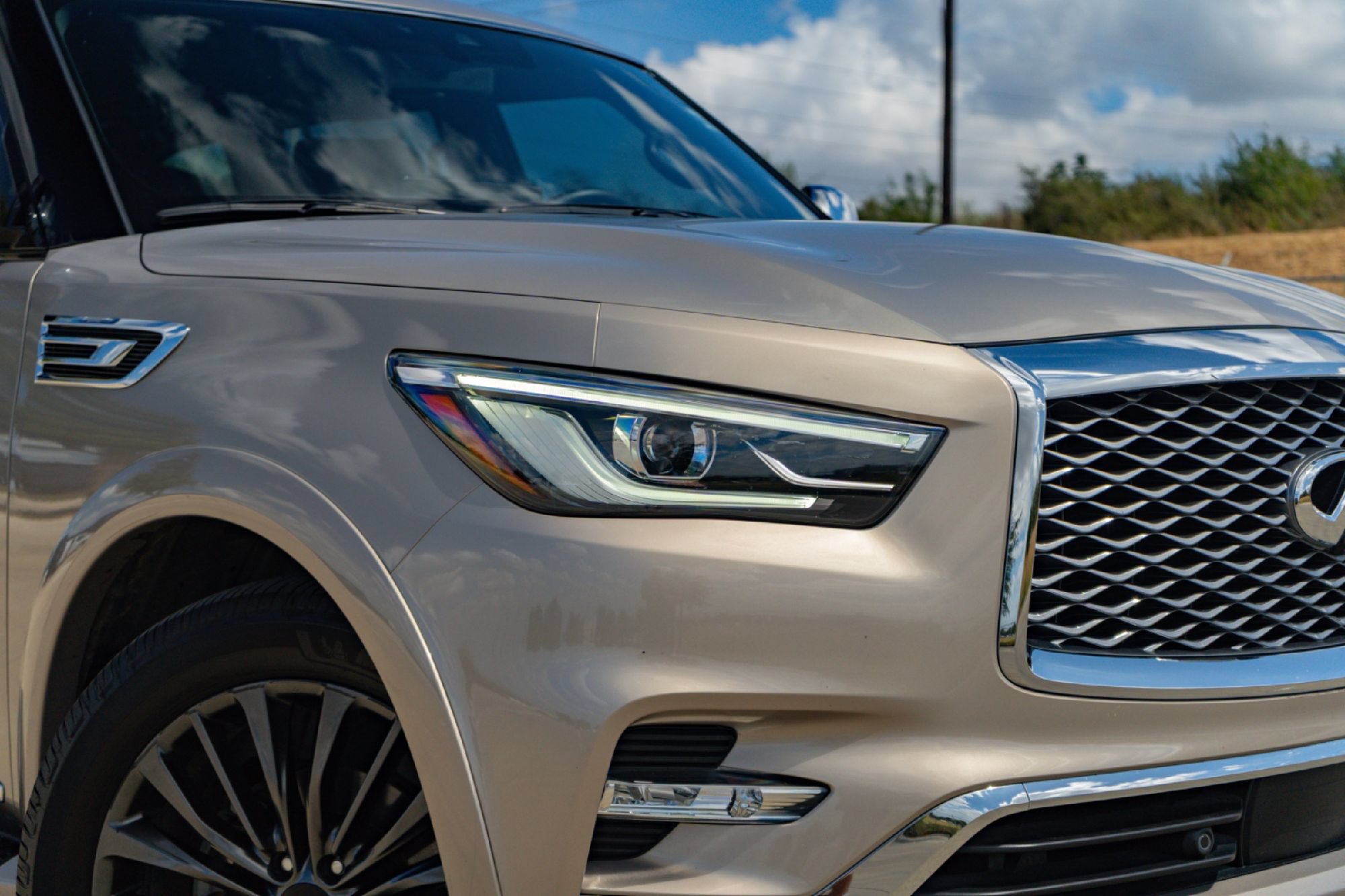 Certified 2023 INFINITI QX80 Sensory w/ All-Season Package AWD/4WD image 3