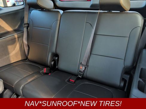 Used 2020 Chevrolet Traverse LT w/ LT Premium Package image 16