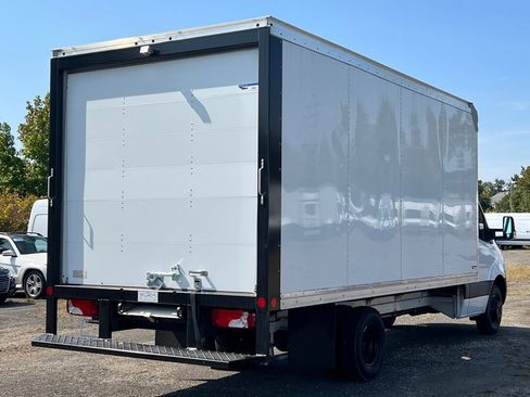 Used 2024 Mercedes-Benz Sprinter 4500 image 9