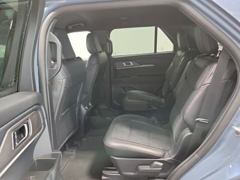 Used 2025 Ford Explorer ST image 36