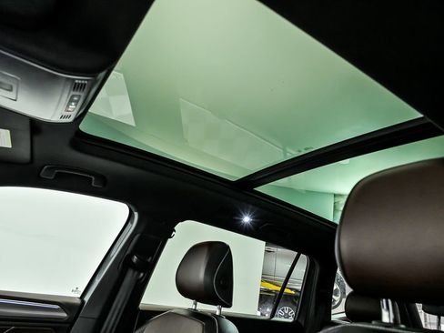Certified 2024 Volkswagen Tiguan SEL R-Line image 15