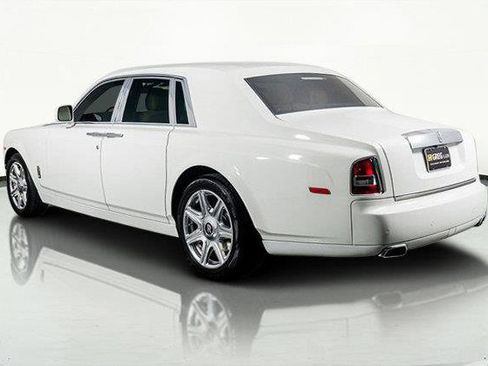 Used 2016 Rolls-Royce Phantom Sedan image 18