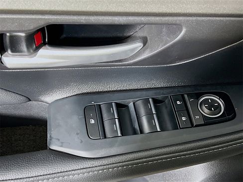 Certified 2025 Toyota Grand Highlander XLE image 17