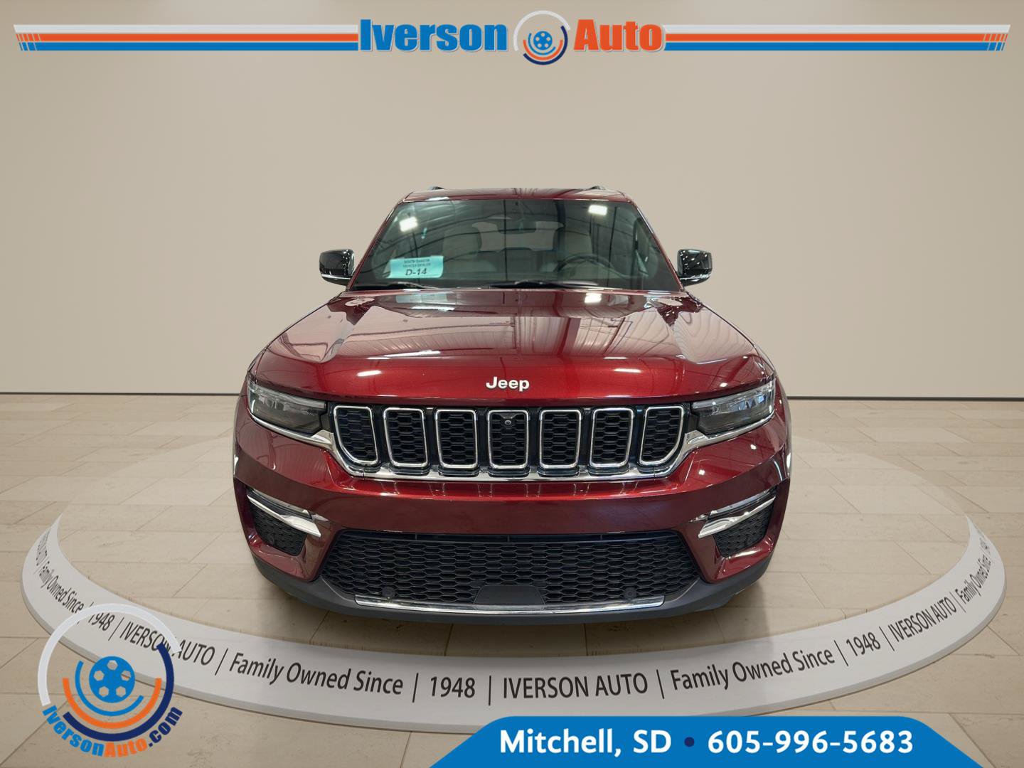 Used 2025 Jeep Grand Cherokee Limited w/ Luxury Tech Group II AWD/4WD image 2