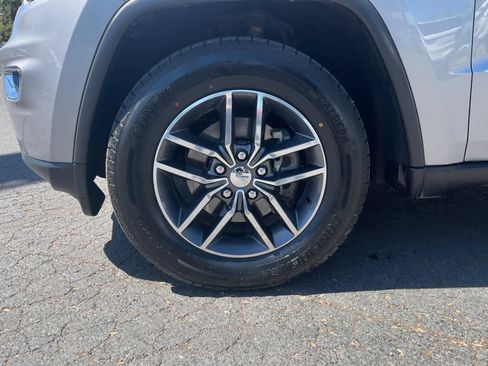 Used 2018 Jeep Grand Cherokee Limited w/ Luxury Group II AWD/4WD image 15