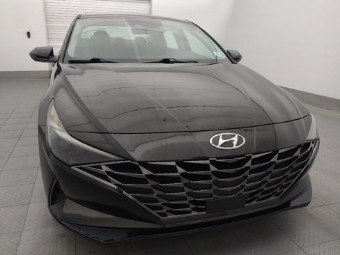 Used 2022 Hyundai Elantra Limited FWD image 14
