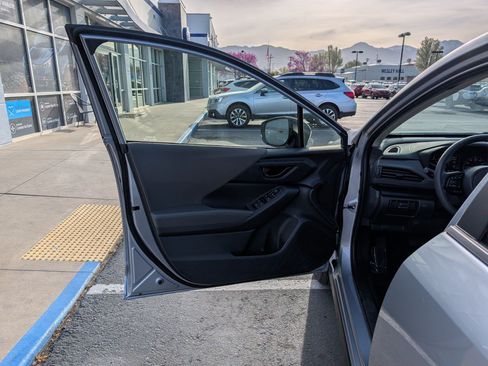 Used 2025 Subaru Crosstrek 2.5i Premium w/ Crosstrek Mirror Package AWD/4WD image 12