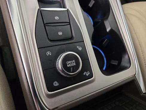 Used 2021 Ford Explorer Platinum w/ Equipment Group 601A AWD/4WD image 28