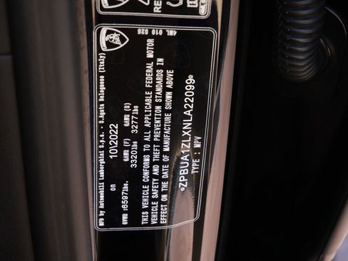 Used 2022 Lamborghini Urus Base image 27