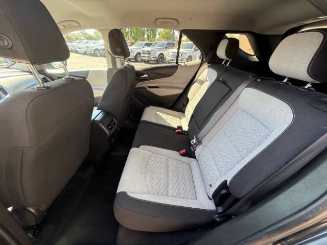 Used 2022 Chevrolet Equinox LT w/ Driver Convenience Package AWD/4WD image 18