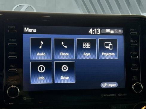 Used 2022 Toyota Highlander XLE AWD/4WD image 19