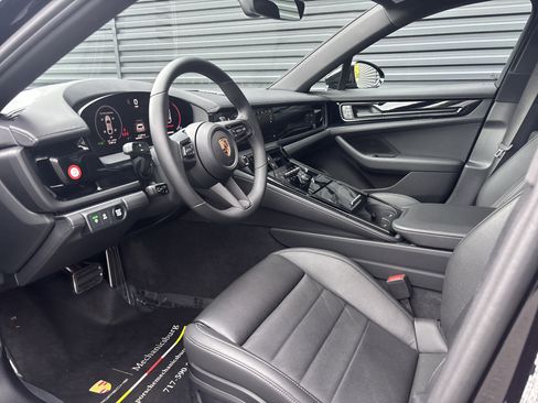 Certified 2025 Porsche Panamera image 16
