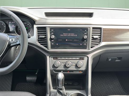 Used 2019 Volkswagen Atlas SE w/ Panoramic Sunroof Package FWD image 18