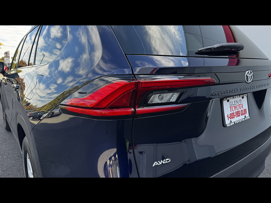 Certified 2024 Toyota Grand Highlander AWD image 14