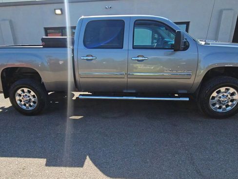 Used 2014 GMC Sierra 2500 Denali image 9