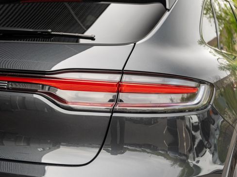 Certified 2026 Porsche Macan AWD/4WD image 42