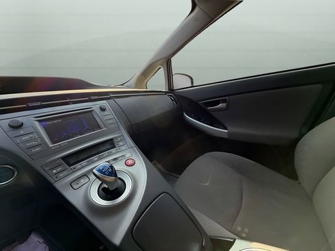 Used 2015 Toyota Prius Three image 25