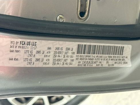 Used 2018 Jeep Cherokee Latitude Plus w/ Cold Weather Group image 31