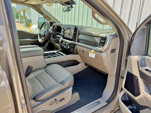 New 2026 Ford F250 Platinum w/ Platinum Plus Package AWD/4WD image 20