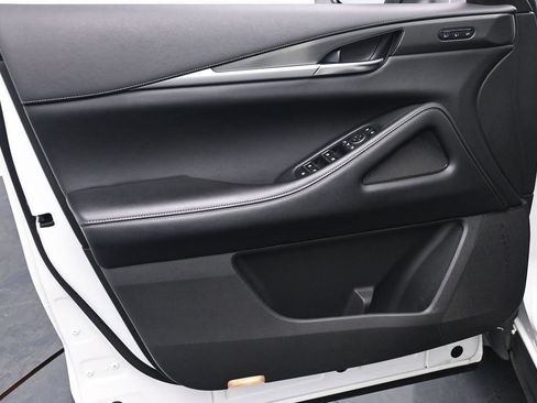 Used 2023 INFINITI QX60 Luxe FWD image 9