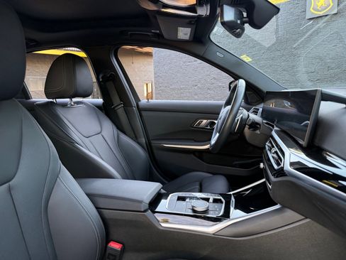 Used 2023 BMW 330i Sedan w/ Premium Package image 19