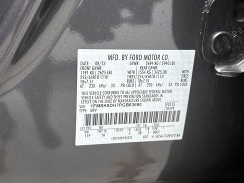 Used 2023 Ford Explorer XLT w/ Equipment Group 202A AWD/4WD image 26