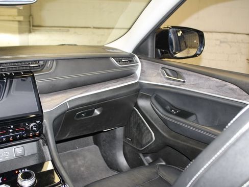 Certified 2022 Jeep Grand Cherokee L Limited AWD/4WD image 37