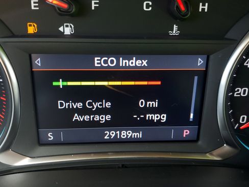 Used 2023 Chevrolet Traverse LT image 25