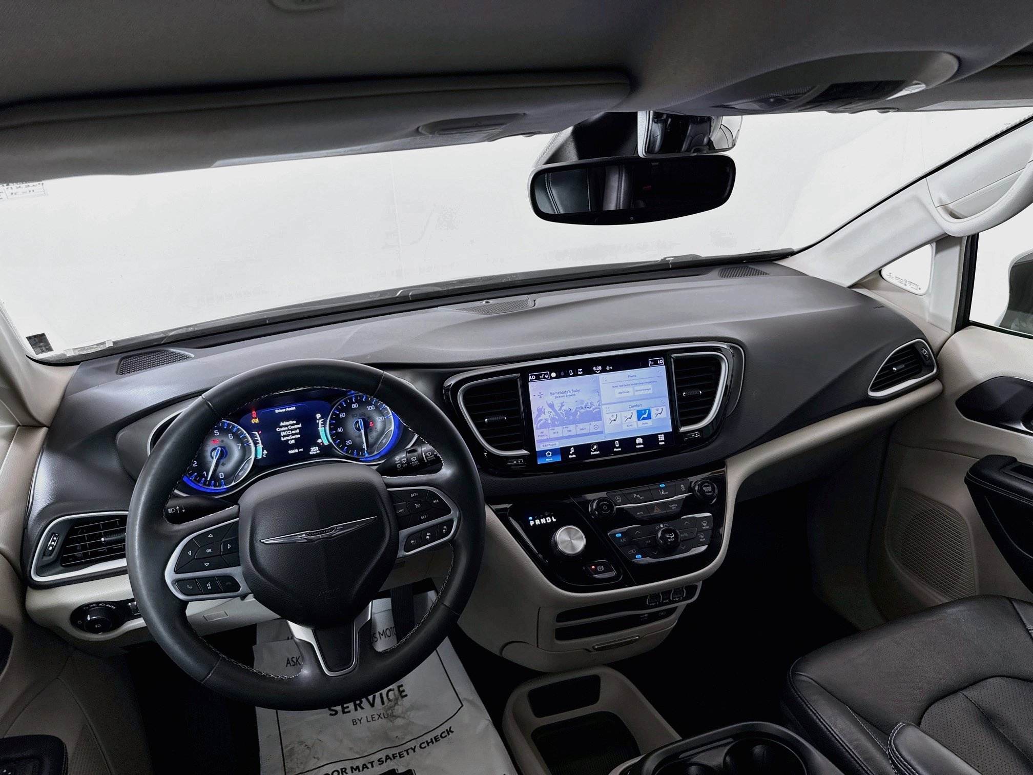 Used 2022 Chrysler Pacifica Touring-L FWD image 22