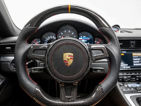 Used 2015 Porsche 911 Carrera 4S image 17