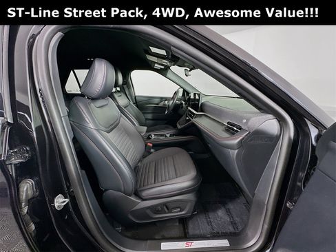 Used 2025 Ford Explorer ST-Line w/ ST-Line Street Pack image 30