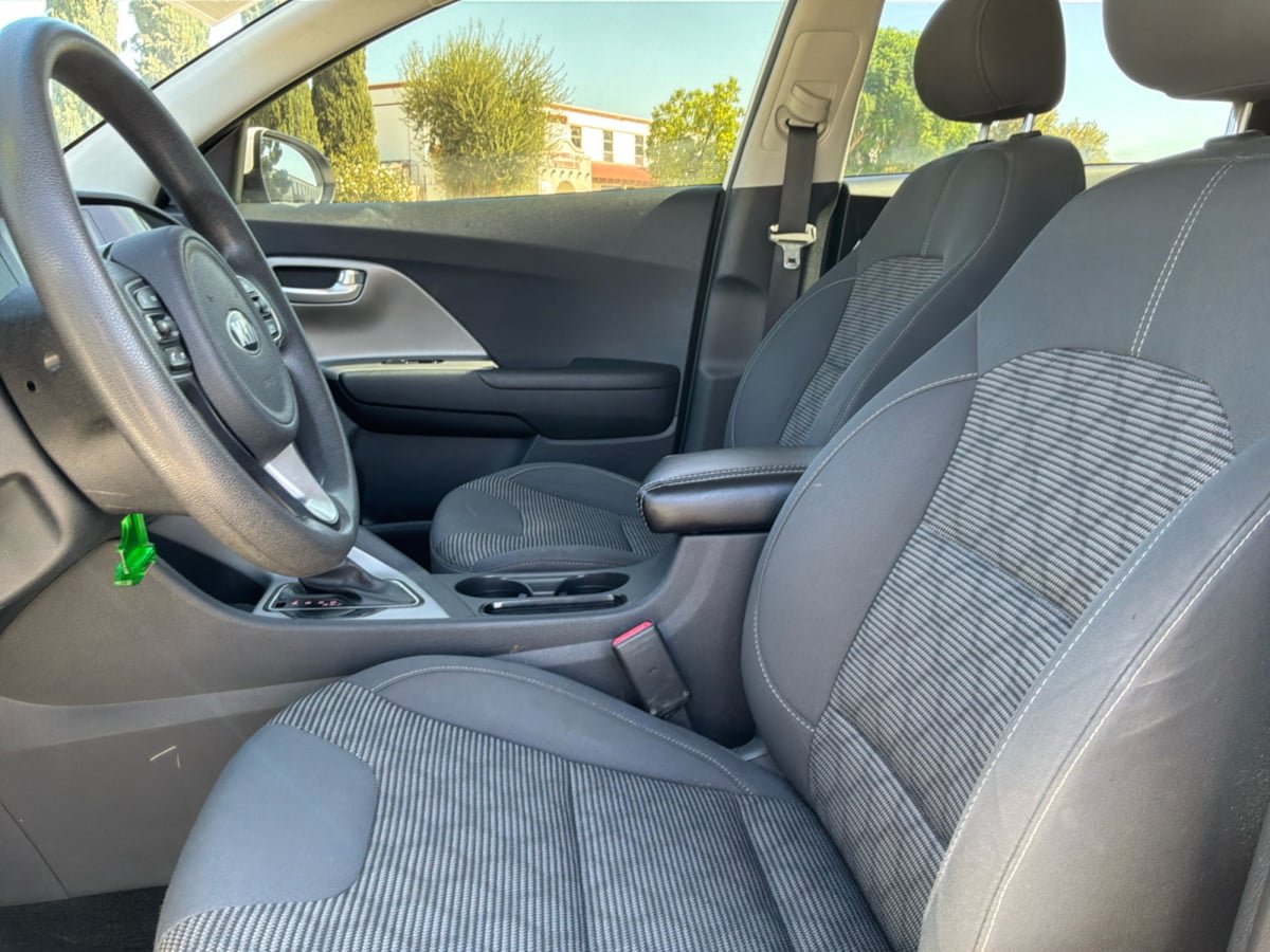 Used 2021 Kia Niro LX FWD image 16