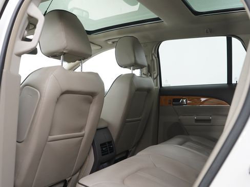 Used 2014 Lincoln MKX AWD w/ Equipment Group 102A image 18