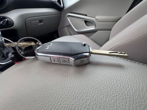 Used 2025 Kia Soul LX w/ LX Technology Package image 18