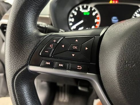 Used 2024 Nissan Altima 2.5 SV FWD image 25