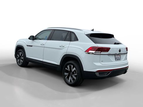 Certified 2020 Volkswagen Atlas Cross Sport SE image 3