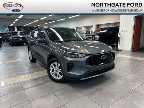 Used 2023 Ford Escape Active w/ Tech Pack #2 AWD/4WD image 1