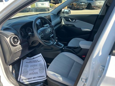 Used 2023 Hyundai Kona SEL w/ Convenience Package image 6