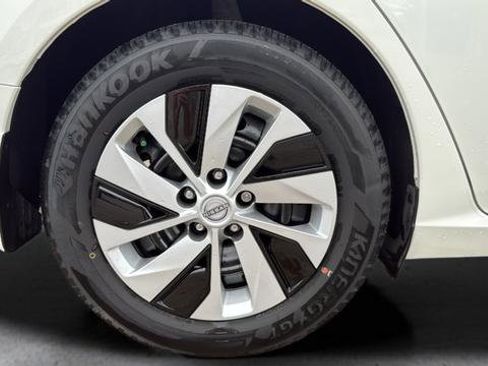 Certified 2025 Nissan Altima 2.5 S FWD image 32