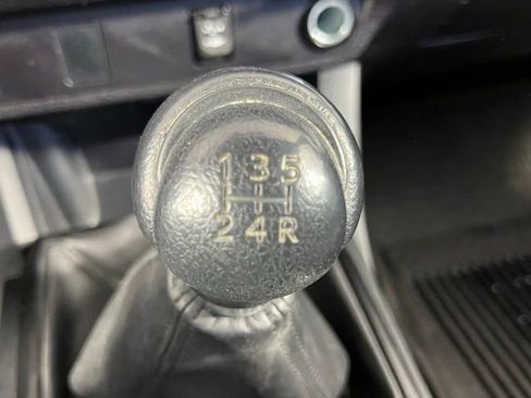 Used 2017 Toyota Tacoma SR AWD/4WD image 17