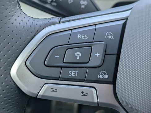 Used 2026 Volkswagen Tiguan SE R-Line FWD image 29