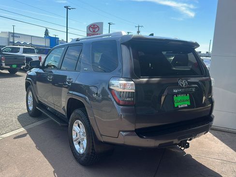 Used 2018 Toyota 4Runner SR5 Premium AWD/4WD image 4