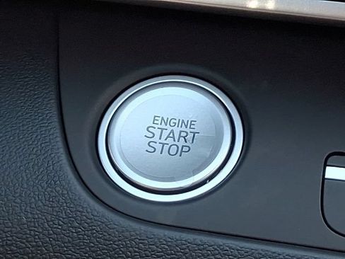 New 2026 Hyundai Elantra Limited FWD image 10