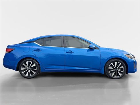 Used 2024 Nissan Sentra SV w/ SV Premium Package image 6