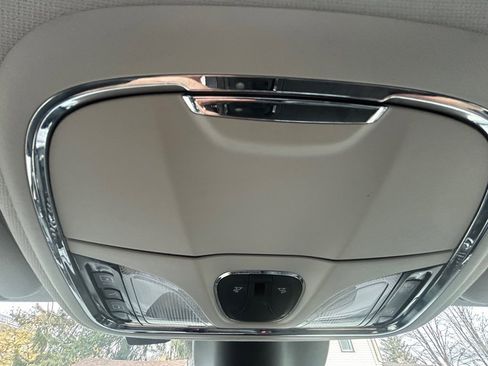 Used 2021 Jeep Cherokee Limited image 19