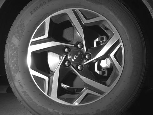 Used 2025 Kia Sportage LX FWD image 16