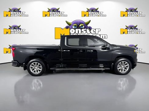 Used 2019 Chevrolet Silverado 1500 High Country w/ Technology Package AWD/4WD image 4